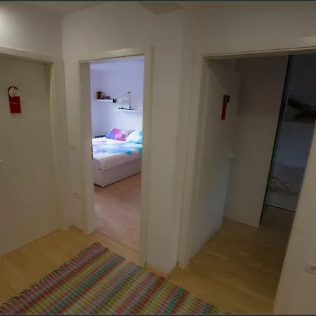 Apartma Aja Appartement *